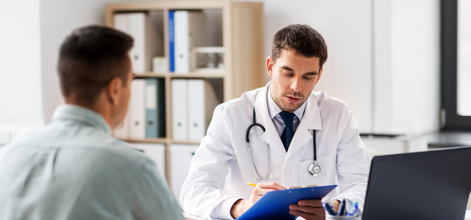 laser χειρουργείο προστάτη patient and urologist in office